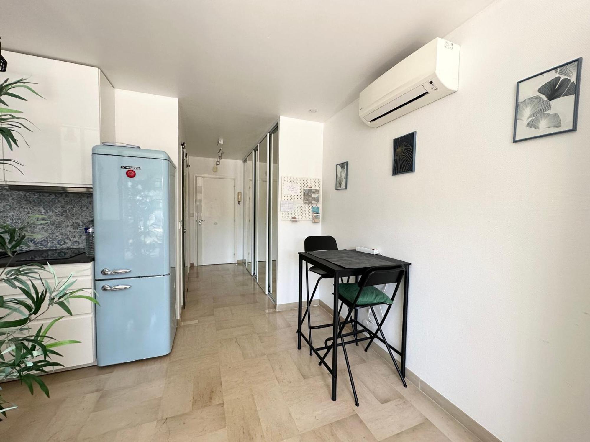 Apartmán Nice, Grand Studio - Piscine - Terrasse Vue Mer Exteriér fotografie