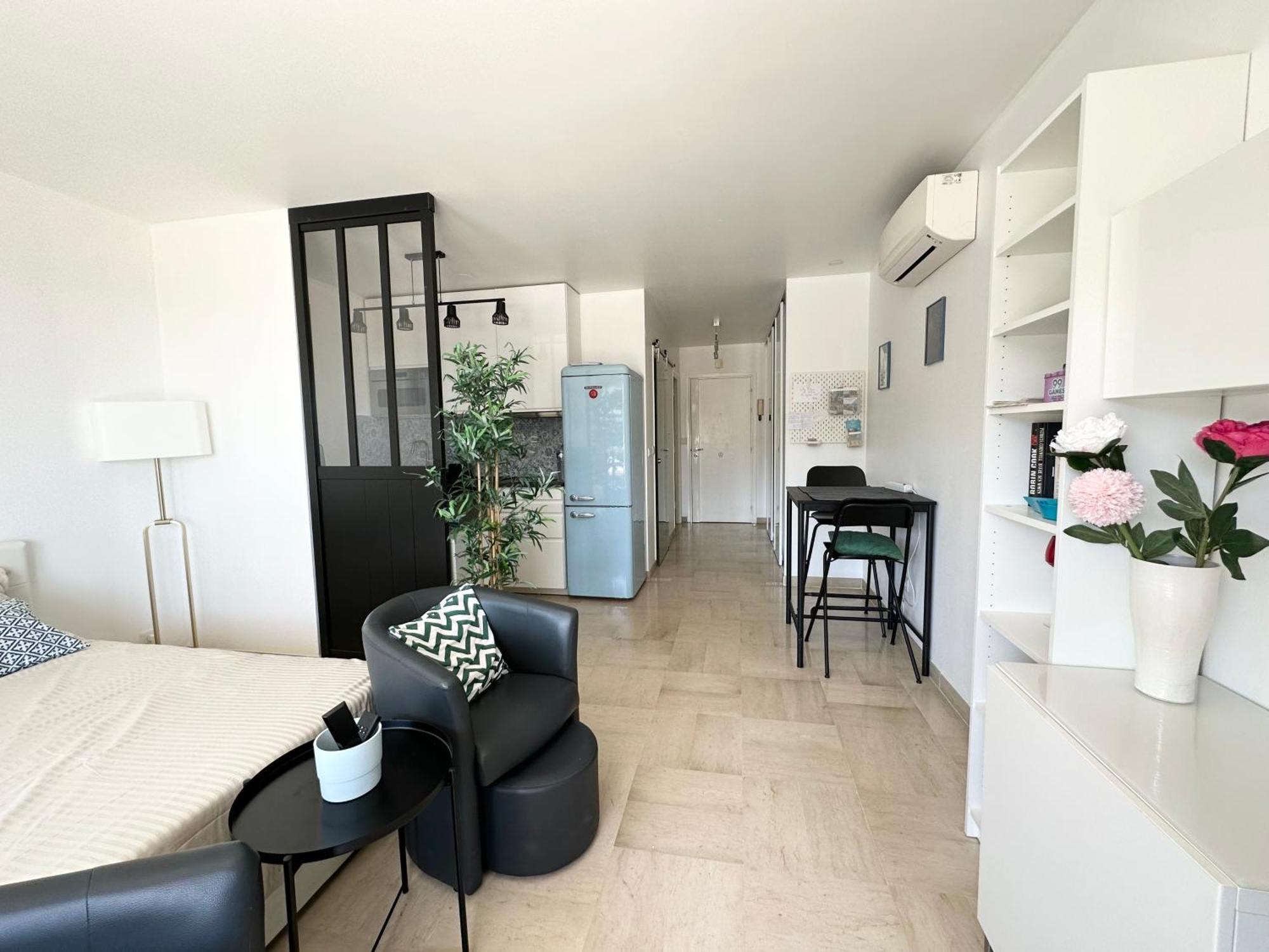 Apartmán Nice, Grand Studio - Piscine - Terrasse Vue Mer Exteriér fotografie